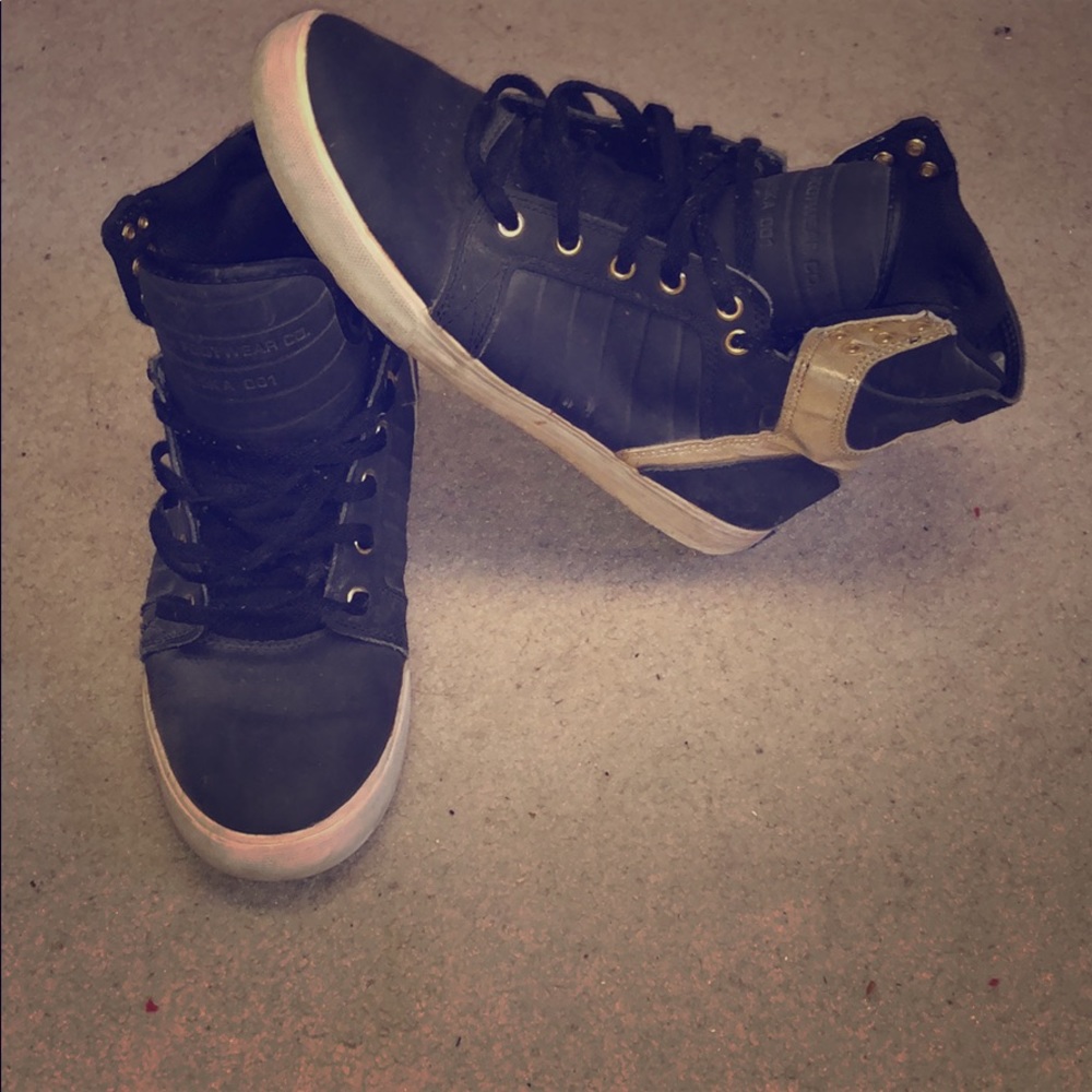 Supras